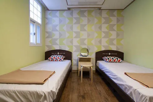 Cube Guesthouse Seul 2*,